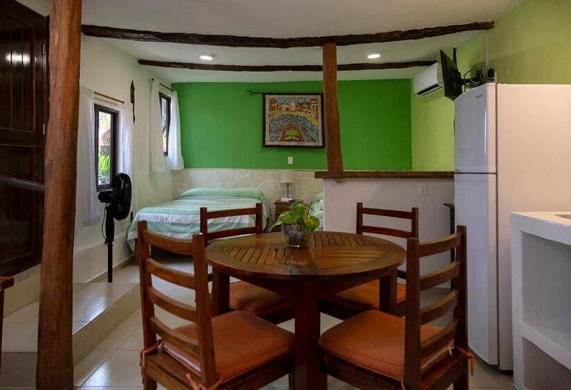 בקתה סטנדרטית, Amar Inn