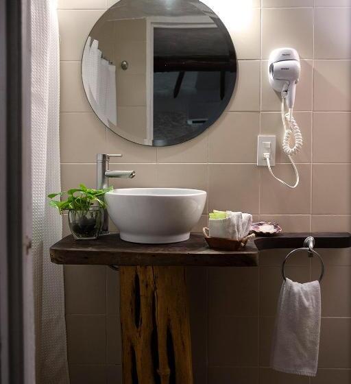 בקתה סטנדרטית, Amar Inn