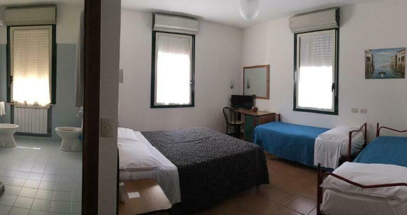 اتاق استاندارد چهار تخته, Stazione