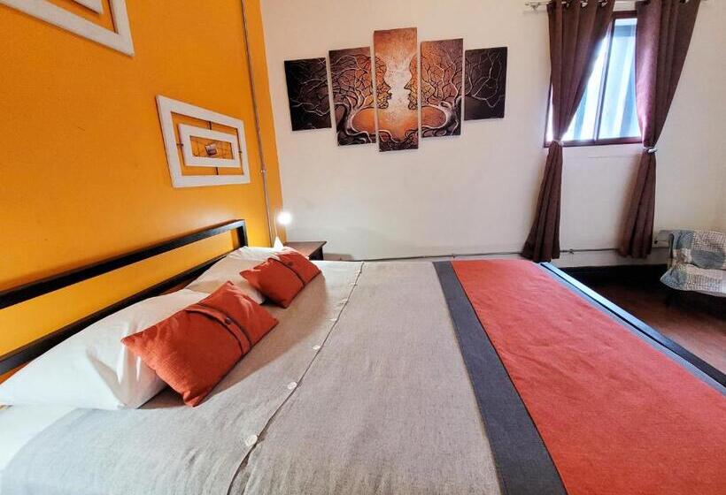 اتاق استاندارد با سرویس بهداشتی مشترک, Maki Hostels & Suites Valparaiso