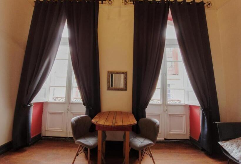 اتاق استاندارد با بالکن, Maki Hostels & Suites Valparaiso