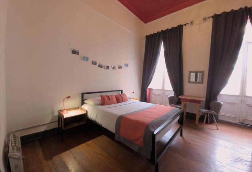 اتاق استاندارد سه تخته با سرویس بهداشتی مشترک, Maki Hostels & Suites Valparaiso