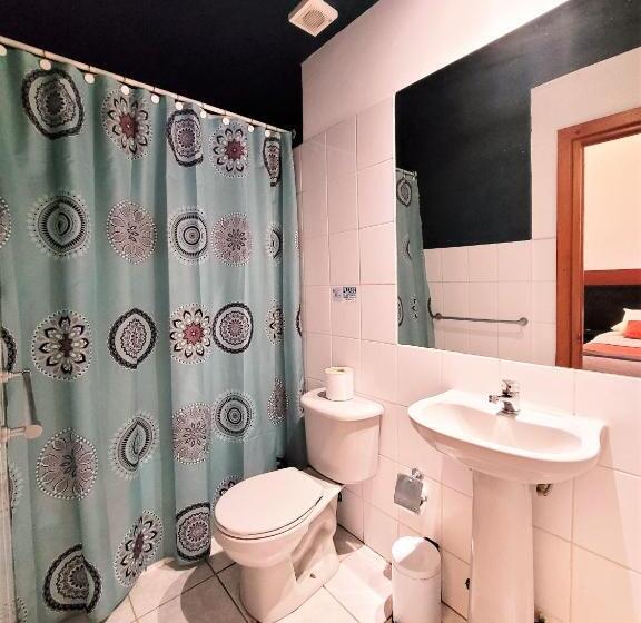 اتاق لوکس با بالکن, Maki Hostels & Suites Valparaiso