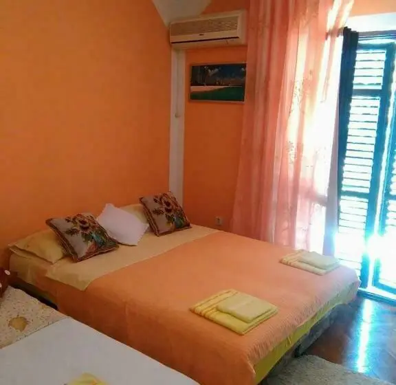 استودیوی استاندارد, Guest House Cinderella