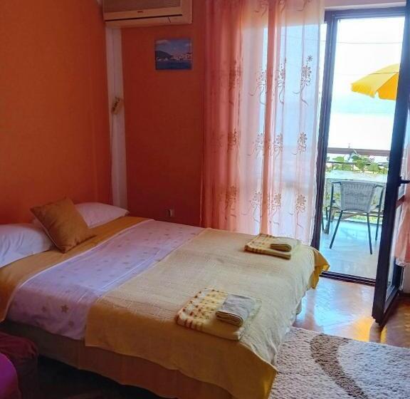 استودیوی استاندارد, Guest House Cinderella