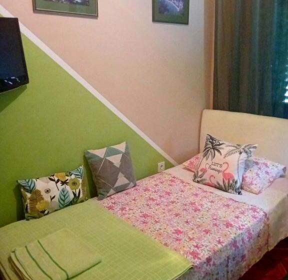 اتاق استاندارد یک نفره, Guest House Cinderella