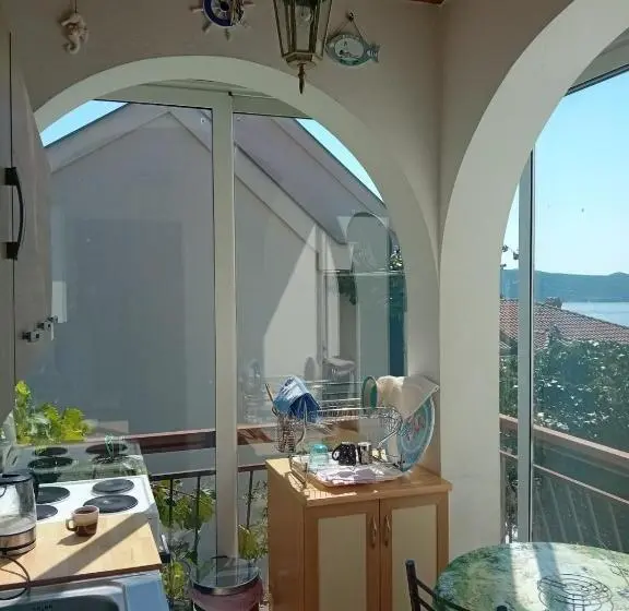 اتاق استاندارد چهار تخته, Guest House Cinderella