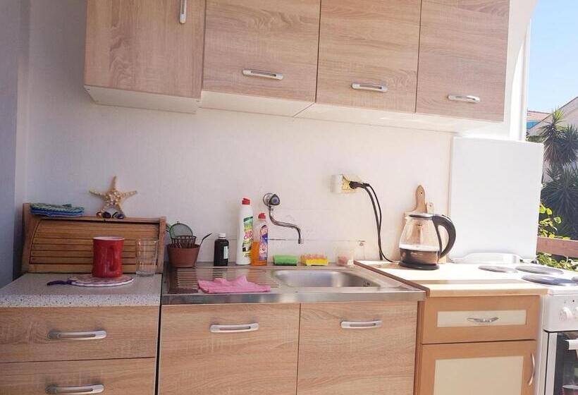 اتاق استاندارد چهار تخته, Guest House Cinderella