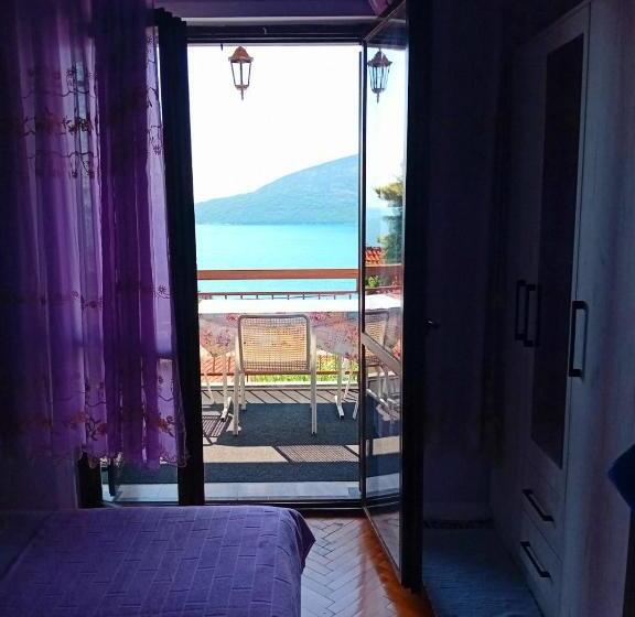 اتاق استاندارد چهار تخته, Guest House Cinderella