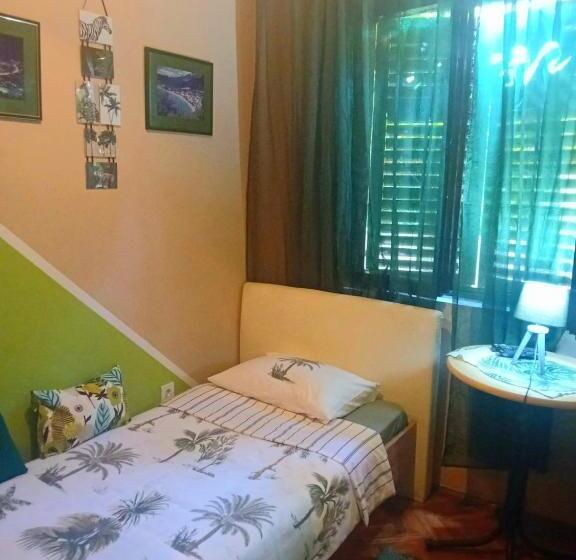 اتاق استاندارد یک نفره, Guest House Cinderella