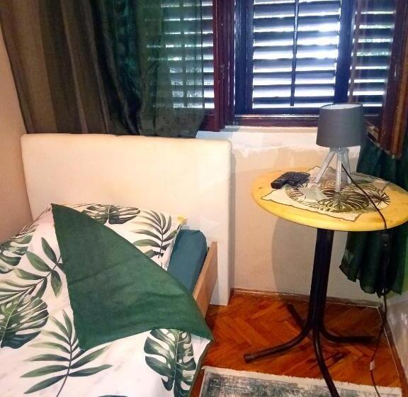 اتاق استاندارد یک نفره, Guest House Cinderella