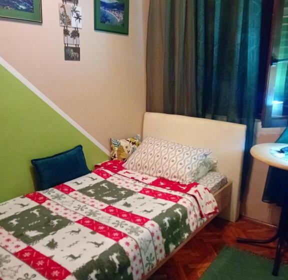 اتاق استاندارد یک نفره, Guest House Cinderella