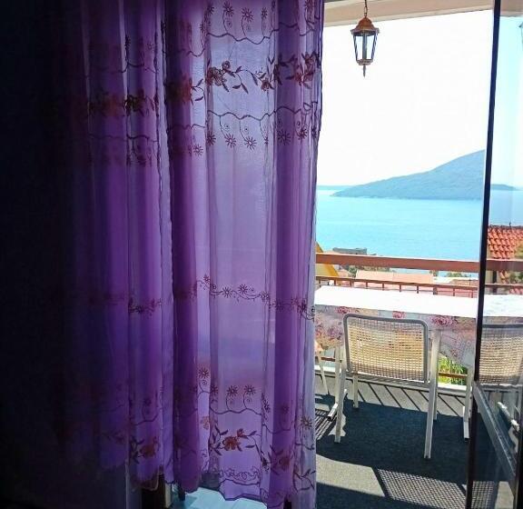 اتاق استاندارد چهار تخته, Guest House Cinderella