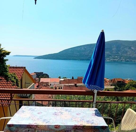 اتاق استاندارد چهار تخته, Guest House Cinderella