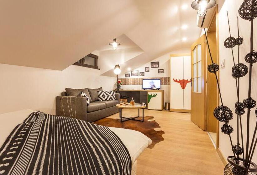 סוויטה משפחתית, Complex Vazrozhdentsi