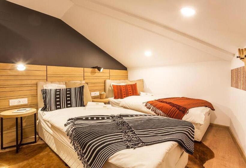 סוויטה משפחתית, Complex Vazrozhdentsi