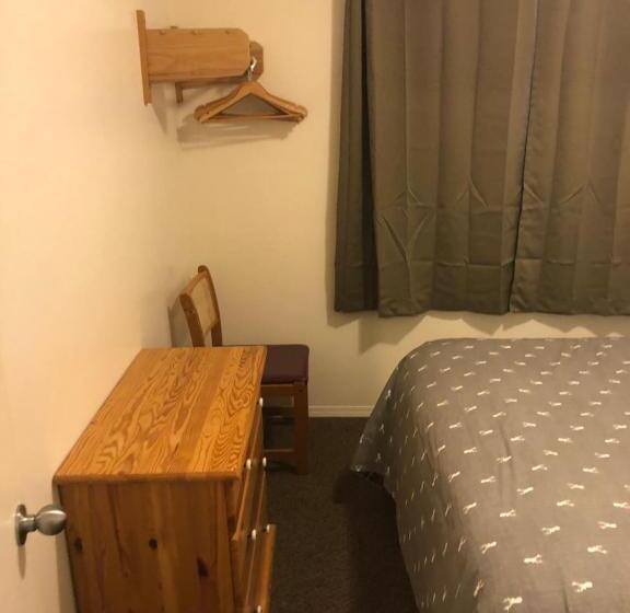 سوئیت 2 خوابه, Mountain Springs Motel