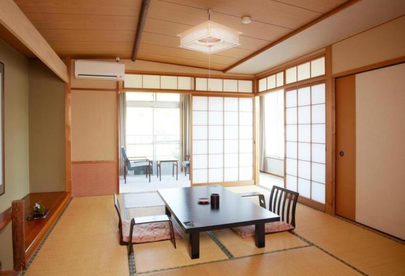 اتاق استاندارد با سرویس بهداشتی مشترک, Unzen Iwaki Ryokan