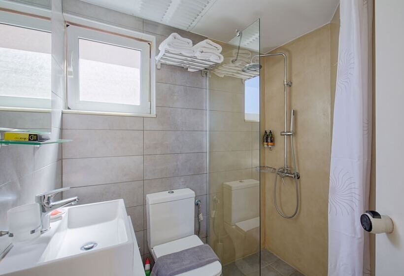 Апартаменты 1 Спальня Боковой Вид на Море, Yasmine Apartments