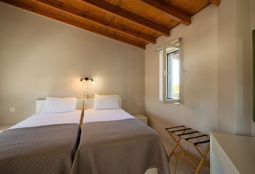 Апартаменты 1 Спальня Боковой Вид на Море, Yasmine Apartments