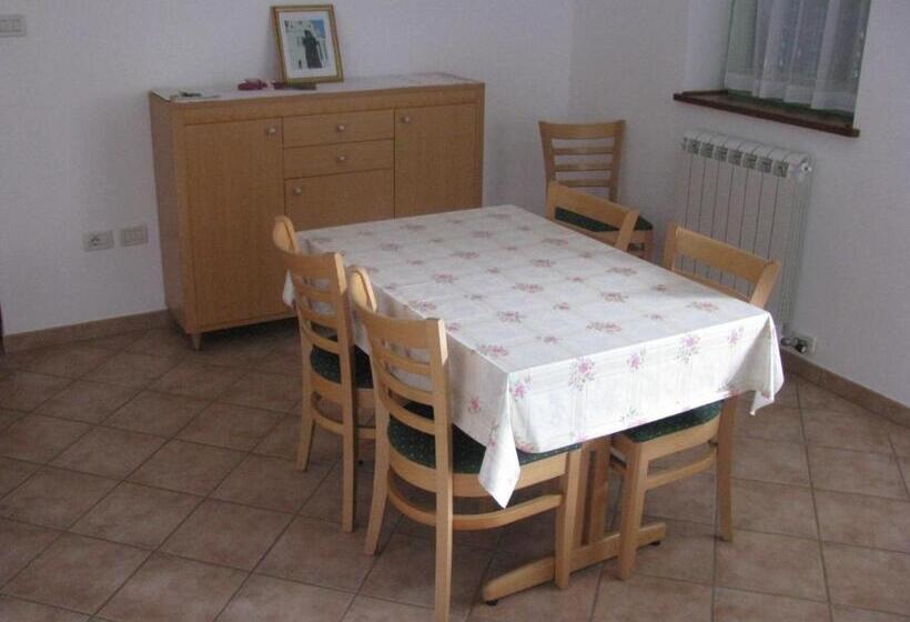 آپارتمان 2 خوابه با بالکن, Tourist Farm Petelin Durcik