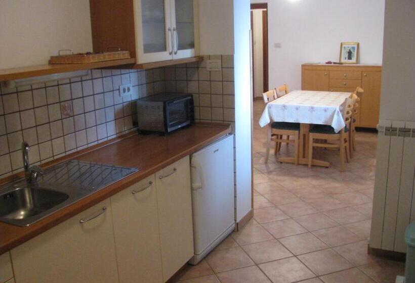 آپارتمان 2 خوابه با بالکن, Tourist Farm Petelin Durcik