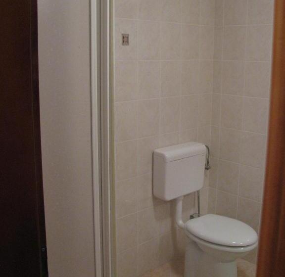 اتاق استاندارد سه نفره, Tourist Farm Petelin Durcik