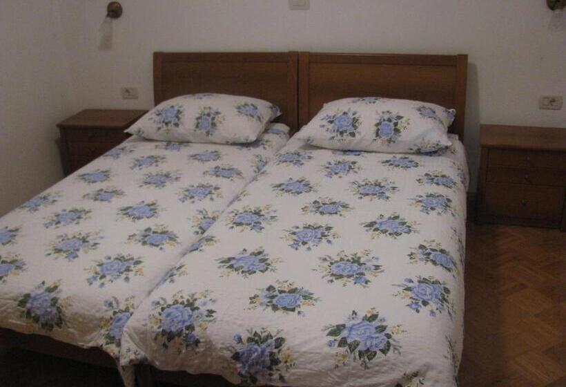 اتاق استاندارد سه نفره, Tourist Farm Petelin Durcik