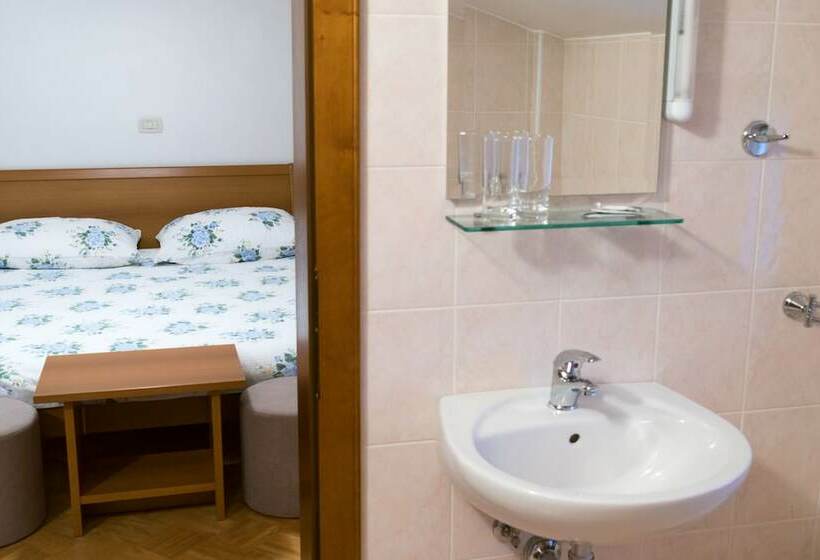 اتاق استاندارد, Tourist Farm Petelin Durcik