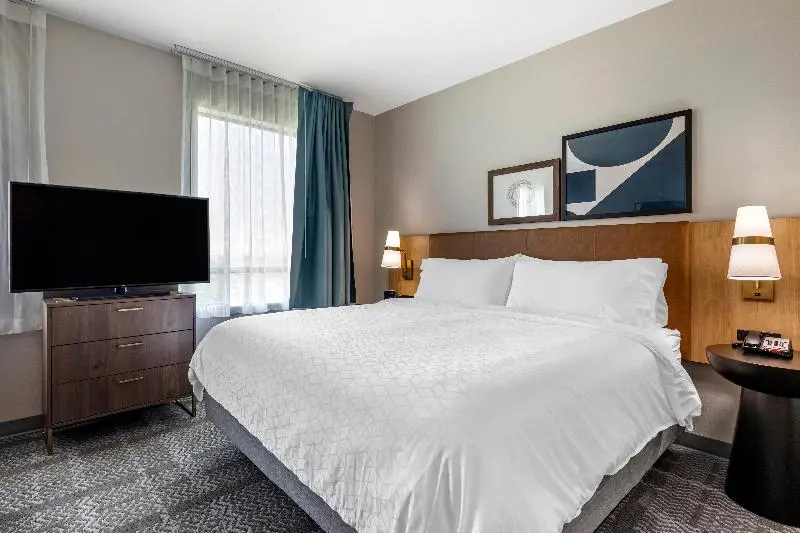 キングサイドベッドのスタンダードワンルーム, Staybridge Suites Grand Prairie Near Epic Central, An Ihg