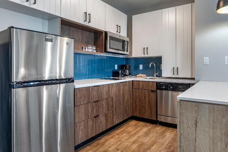 Люкс Кровать Кинг, Staybridge Suites Grand Prairie Near Epic Central, An Ihg