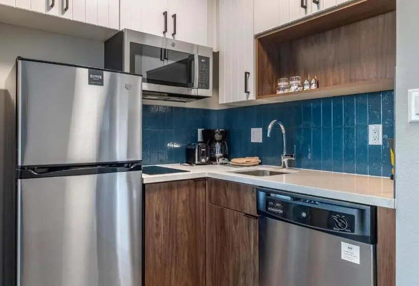 スタンダードスタジオ, Staybridge Suites Grand Prairie Near Epic Central, An Ihg