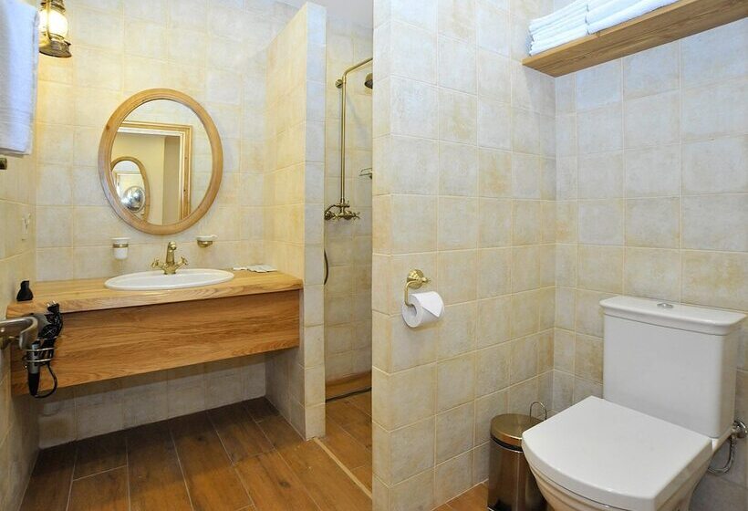 جناح مزوَّد بشرفة, Yamskaya