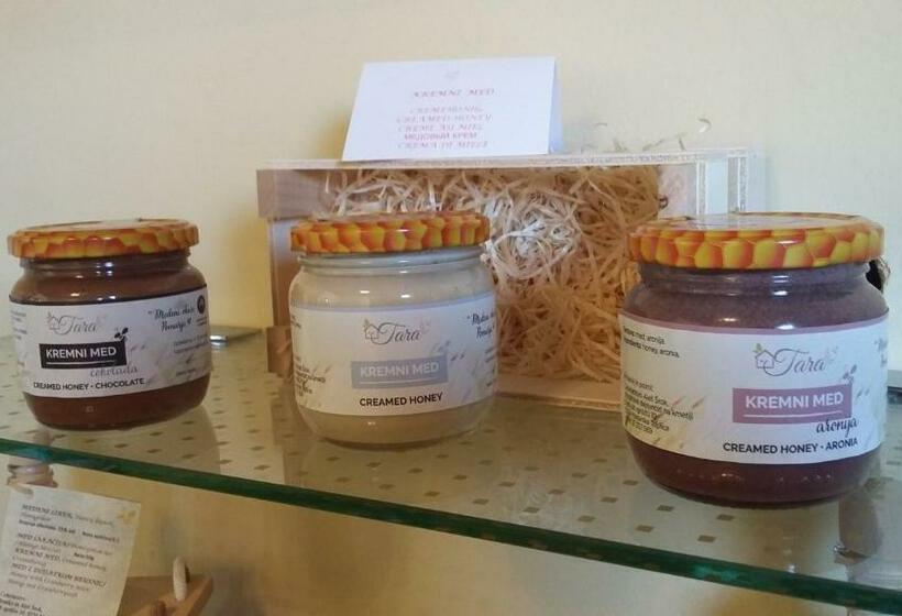 اتاق استاندارد, Guest House Tara