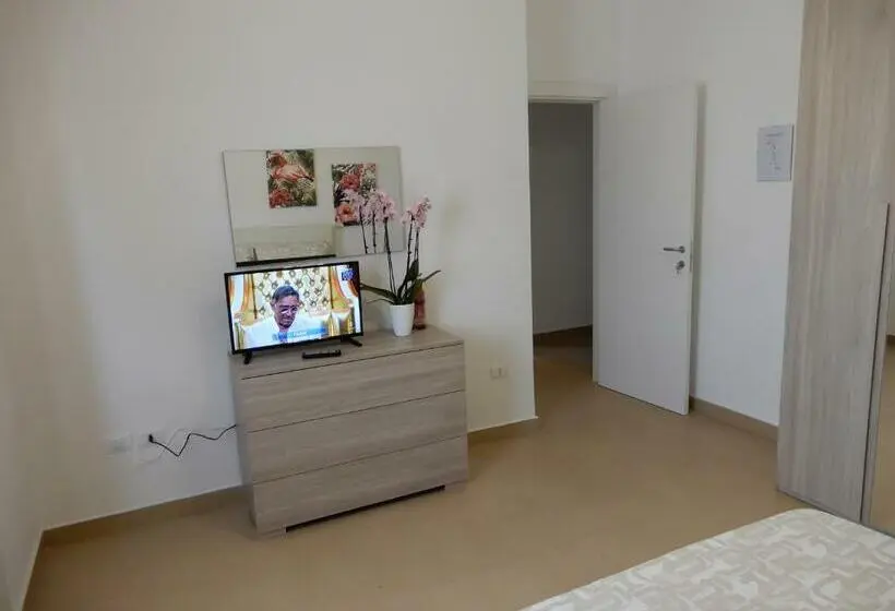 スタンダードルーム, Caserta Royale Apartment