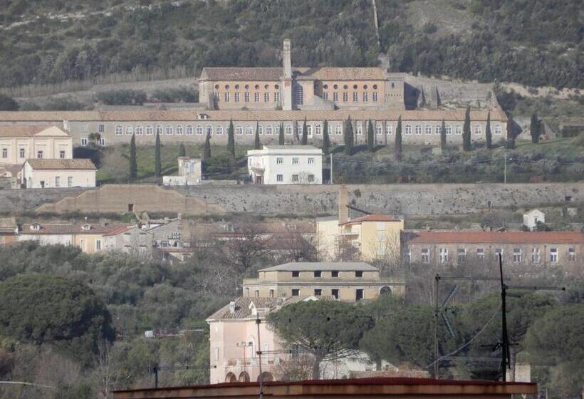 غرفة قياسية رباعية, Caserta Royale Apartment