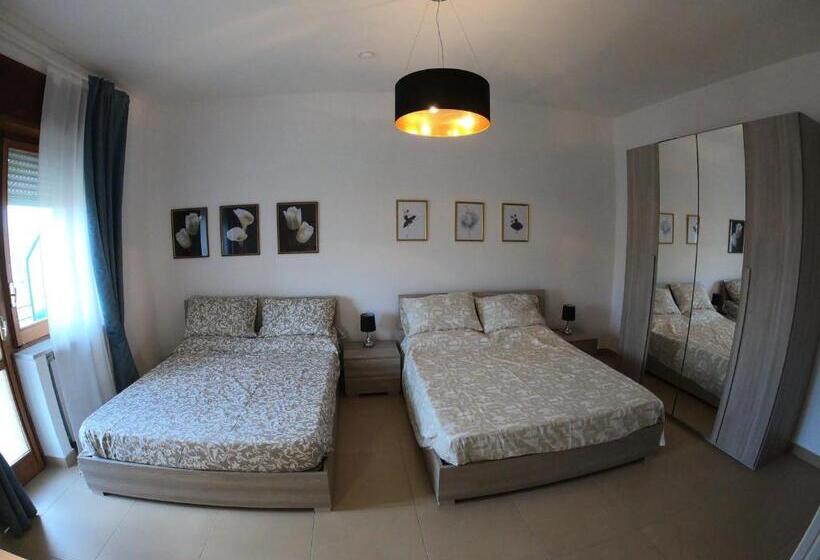 غرفة قياسية رباعية, Caserta Royale Apartment