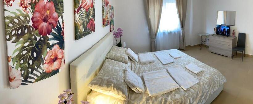 Номер Стандарт, Caserta Royale Apartment