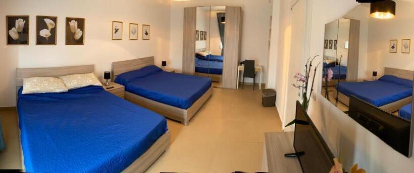 غرفة قياسية رباعية, Caserta Royale Apartment