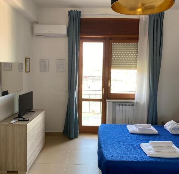 غرفة قياسية رباعية, Caserta Royale Apartment