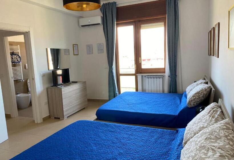 غرفة قياسية رباعية, Caserta Royale Apartment