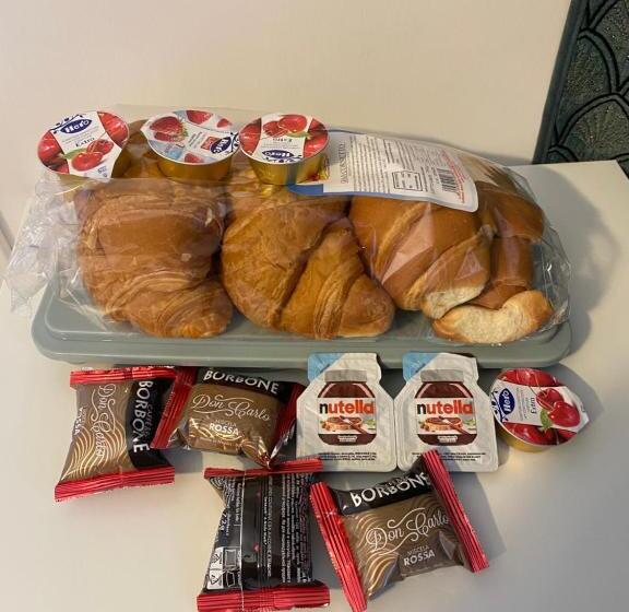 غرفة قياسية رباعية, Caserta Royale Apartment