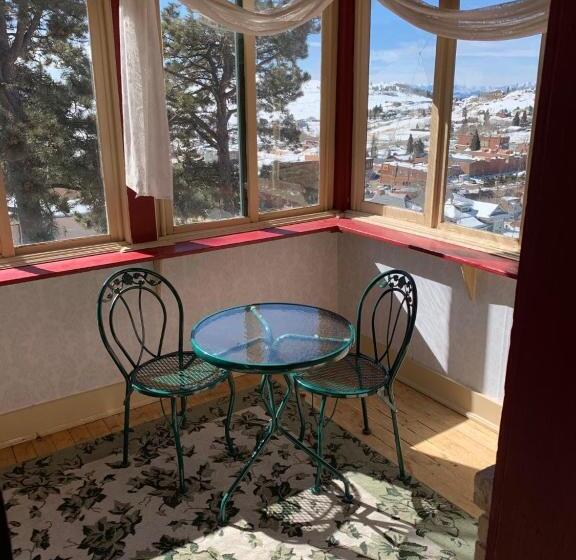 デラックススタジオ, St Nicholas