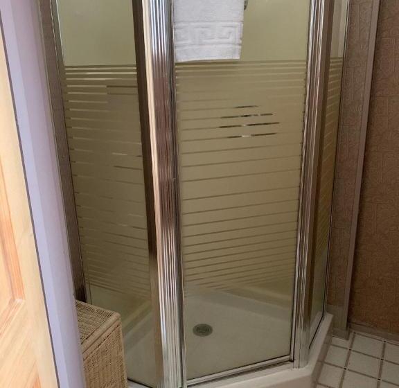 エコノミールーム, St Nicholas