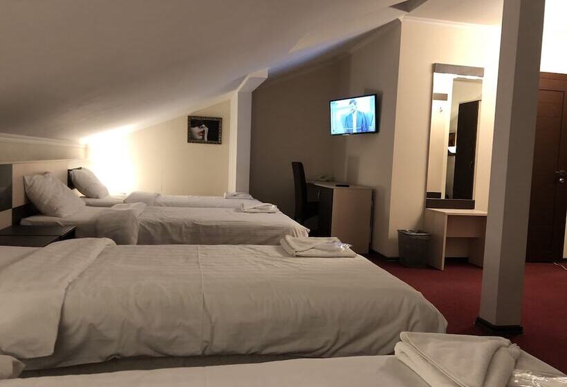 اتاق استاندارد چهار تخته, Atlantis