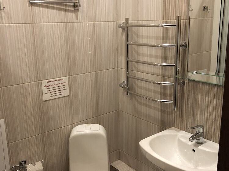 اتاق خانوادگی, Atlantis