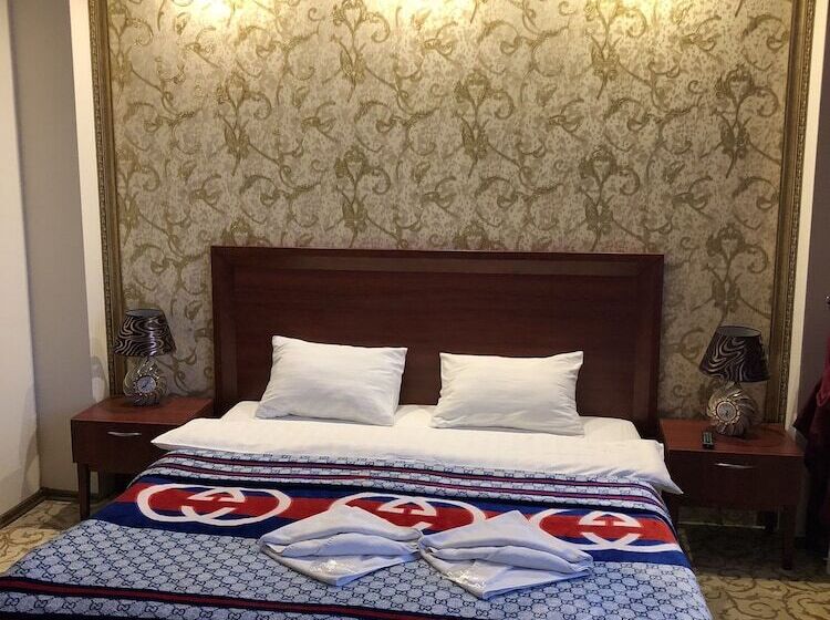 اتاق خانوادگی, Atlantis