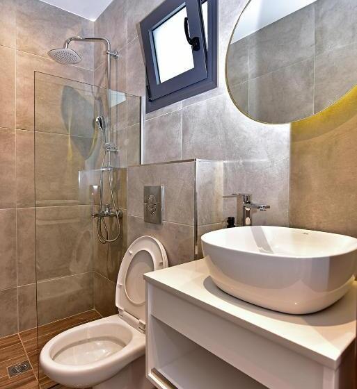 غرفة ديلوكس ثلاثية, Eutopia