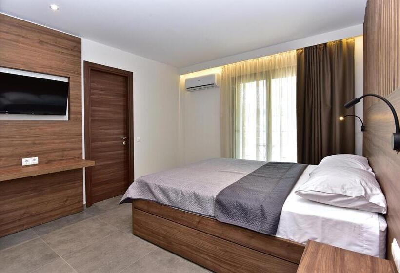 غرفة ديلوكس ثلاثية, Eutopia