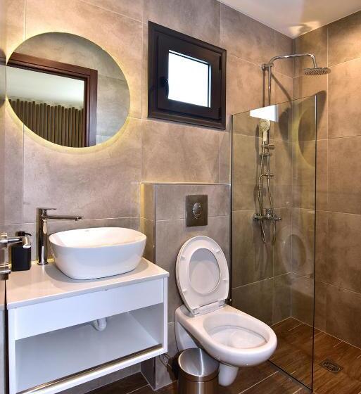 غرفة ديلوكس ثلاثية, Eutopia